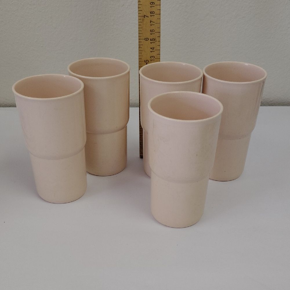 Set of 5 Cream Tupperware Tumblers